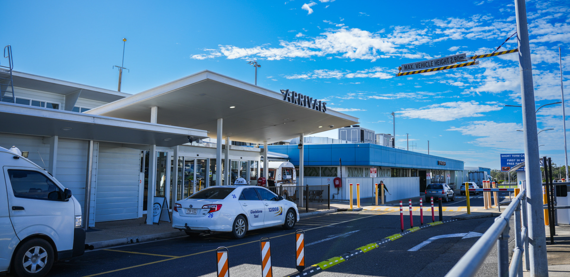 Gladstone Airport parking and transport